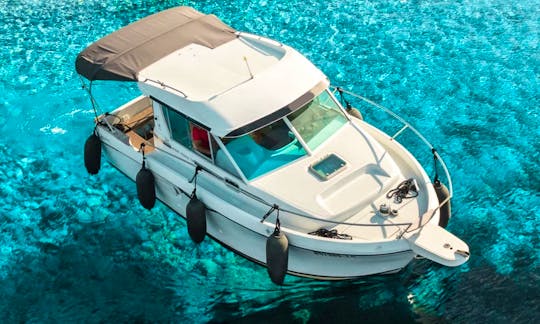 Explore Korčula Area with Skipper on Jeanneau Merry Fisher 750