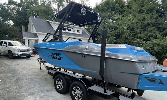 Axis Wakeboat For Rent In Nebo, North Carolina