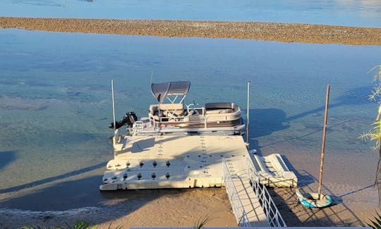 Party Barge - 18ft Pontoon Boat, Seats 9. Pauma Valley, CA