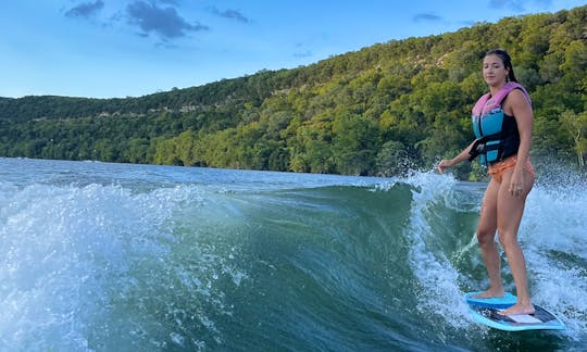Lake Austin - Wake Surfing on a Moomba Mobius LSV