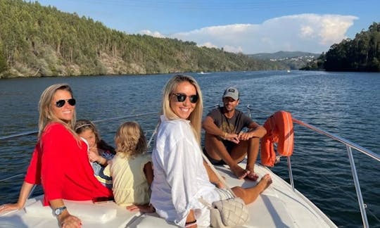 Private Boat in Porto Douro Valley / Rio Douro