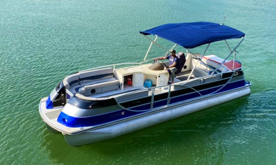  27’ Harris Pontoon For 15 guest - Starting at $150/ hour on LAKE TRAVIS!!