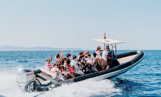 Visite PRIVÉE de la grotte bleue, de Mamma Mia et de Hvar, 5 îles au départ de Trogir, en Croatie