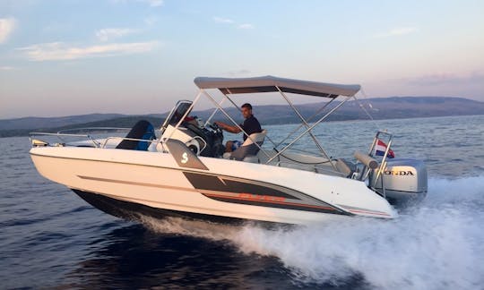 Beneteau Flyer 6.6. Spacedeck boat for rent in Split, Croatia