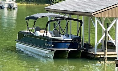 Luxury Tahoe Tri-Toon on Lake Norman - 25 ft Quad Lounger