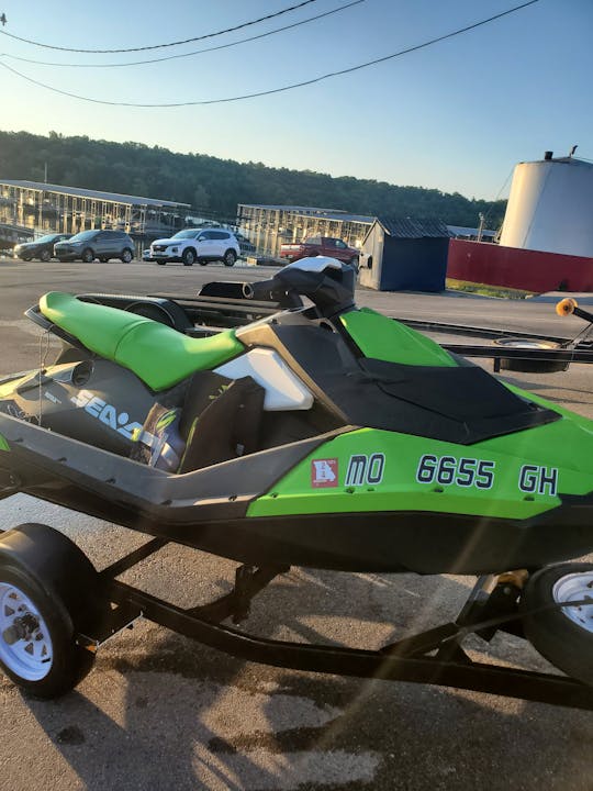 Aluguel de jet ski Sea Doo Spark Waverunner 2016 em Branson, Mo