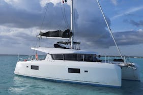 Luxury Lagoon Catamaran 40’ . Visit el Cielo Cozumel