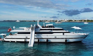 Location d'un magnifique méga-yacht 110 Azimut Power à Cancún, au Mexique