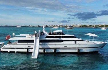 Gorgeous 110 Azimut Power Mega Yacht Rental in Cancun, Mexico