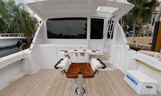 Coupé de pesca esportiva Yacht Viking 48 em Puerto Vallarta, Jalisco.