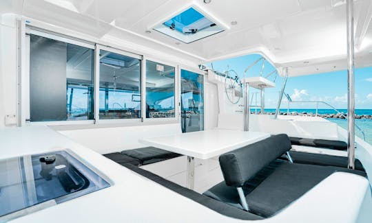 40' Leopard Luxury Catamaran All-Inclusive Charter in Tulum Beach.
