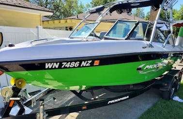 Moomba 21ft Learn to Surf or Board with an Experienced Licensed Boater in Peoria, Arizona
