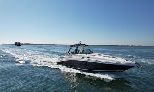 Beautiful 40' Sea Ray Motor Yacht in Miami/Miami Beach/Downtown