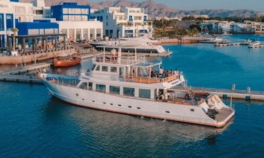 Trident Motor Yacht em Aqaba, Jordânia (privado)