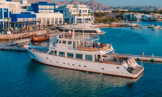 Trident Motor Yacht in Aqaba, Jordan (Private)