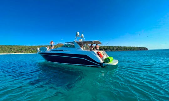 Searay 50 Motor Yacht with Chef on Board to Balandra Beach & Isla Espiritu Santo