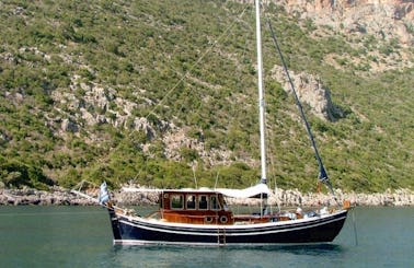 Private Cruise on a Traditional Greek Wooden Kaiki Gulet in Palaio, Faliro