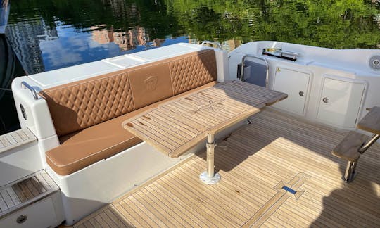 Elegant 42' Azimut Luxury Motor Yacht in Miami, Florida