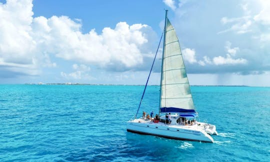 Custom Catamaran with food and open bar 