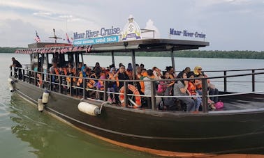 Cruzeiro pelo rio Tanjung Emas em Muar, Johor