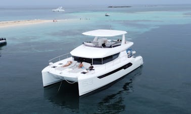 Navegando em catamarã Leopard Power de 53 pés em Fort Lauderdale, Flórida