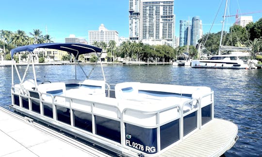 Enjoy the VIBE of Fort Lauderdale on a 24' Suntracker  Pontoon