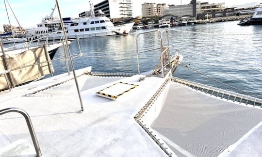 Location d'un petit trimaran à Cabo San Lucas, au Mexique