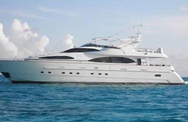 Azimut 100 Mega Yacht with Jacuzzi. Cancun-Isla Mujeres
