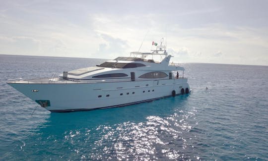 Méga yacht Azimut 100 avec jacuzzi. Cancún-Isla Mujeres