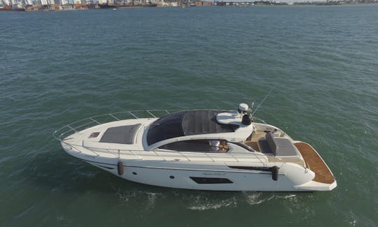 Offre du jour ! Yacht Azimut de 48 pieds à louer à Carthagène, Colombie