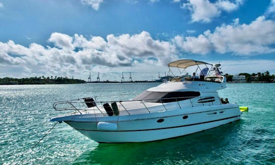 52ft Yacht Rental for up to 12 people in Miami, Florida