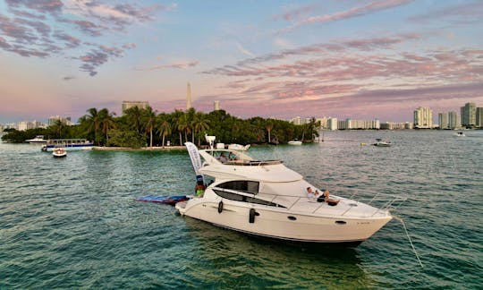 42ft Yacht Rental For Up To 12 People In Miami, Florida