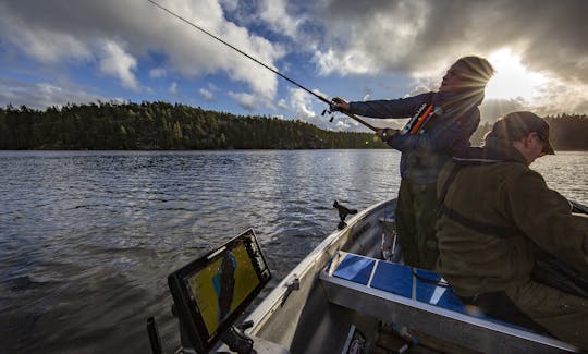 Pesca de lúcio com guia perto de Gotemburgo, Suécia