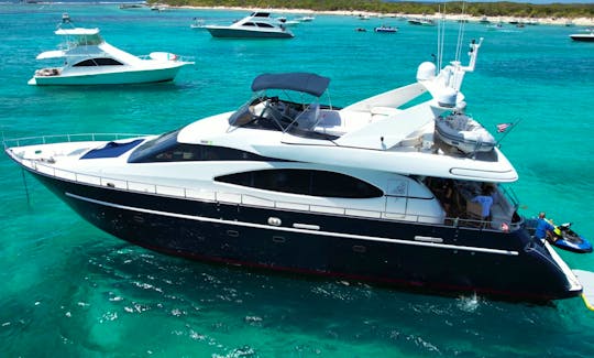 70ft Azimut Power Mega Yacht Rental in Fajardo, Puerto Rico