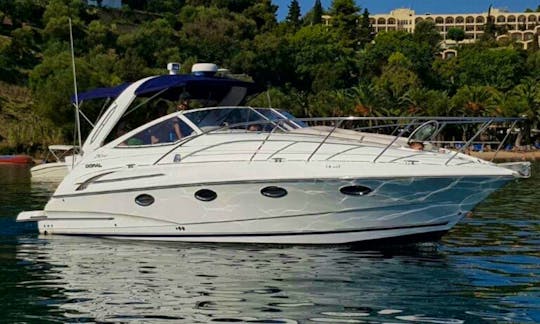 34ft Doral Motor Yacht Rental in Cancún, Quintana Roo Up To 8 Pax