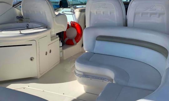 40ft Sea Ray Sundancer GD LF Motor Yacht Rental in Cancún, Quintana Roo for Up To 13 Pax