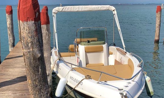 Voyage 18 Center Console Boat Rental in Venezia, Italy