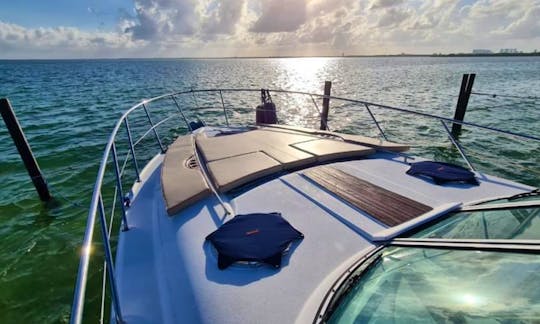 48ft Doral Motor Yacht for Up To 15 Pax