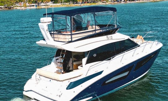 Regal Fly 42' Motor Yacht Rental in Miami, Florida