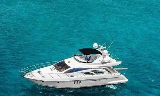 Alquiler de yate a motor Azimut de 55 pies en Punta Cana