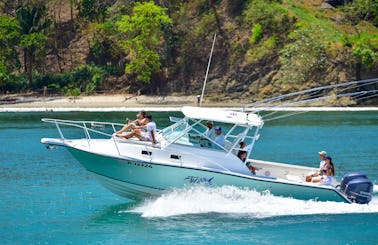 33ft Pursuit Boat Tours in Playa Mantas, Punta Leona