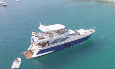 Azimut de luxe de 78' avec jacuzzi à louer au Panama