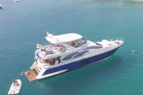 78' Luxury Azimut with Jacuzzi for rent in Panamá