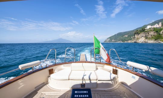 Apreamare 12 for rent in Sorrento Coast, Amalfi, Positano and Capri.