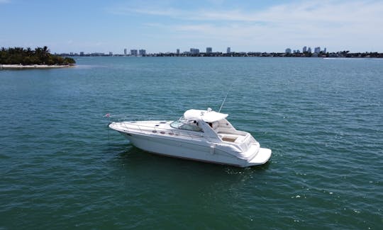 Location d'un bateau de fête incroyable de 42 pieds à Fort Lauderdale !