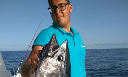 ¡Fishing Charter Salou, Catalunya a bordo de Sportfishing Yacht con nosotros!