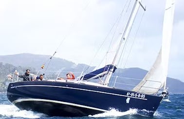37ft Elan Performance Cruising Monohull Rental in Vigo, Galicia
