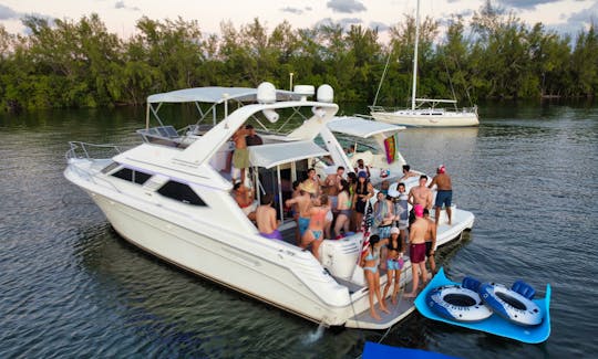 40ft Formula and 50ft Searay Yacht Pair for up to 26 people