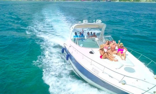 FUN & AFFORDABLE 40ft. CRUISER. in Cancun & 1 Hour of Free JETSKI 