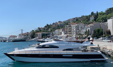 Voici votre chance de découvrir Istanbul sur un yacht de luxe de 70 pieds ! B7